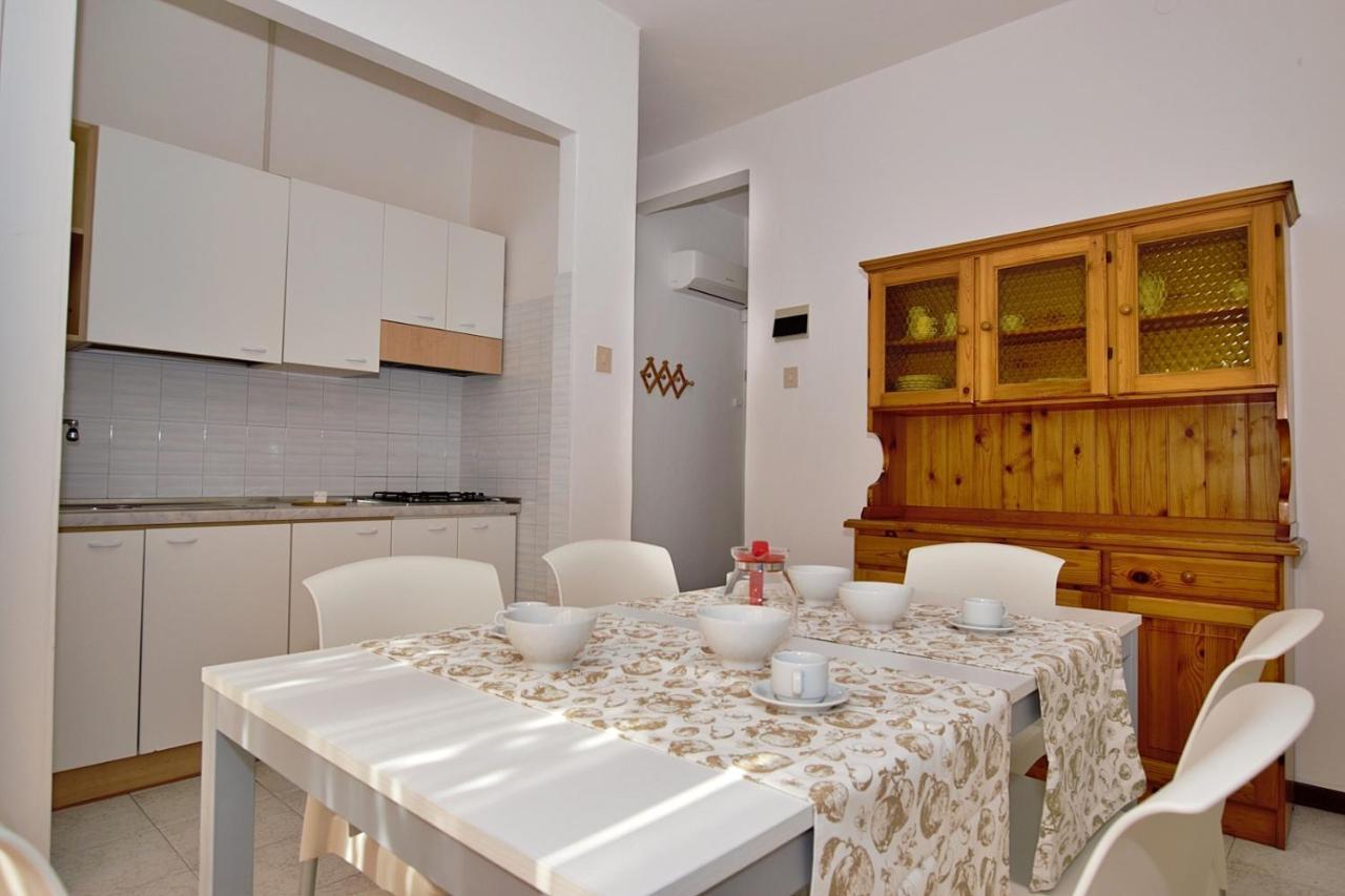 Apartamento Residenza Valcris Lignano Sabbiadoro Exterior foto