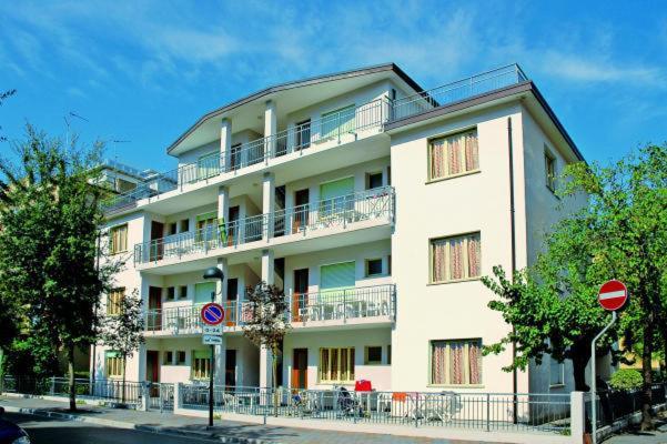 Apartamento Residenza Valcris Lignano Sabbiadoro Exterior foto